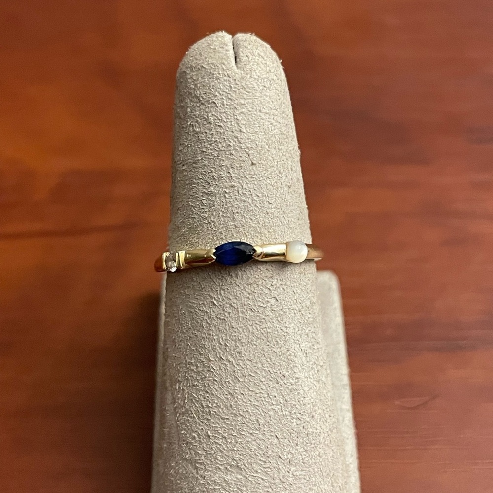 Pamela Love Multi Stone Sapphire Ring
Size 6 US